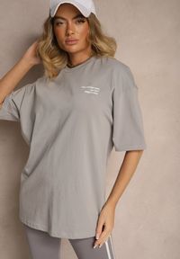 Renee - Szara Koszulka o Fasonie T-shirt z Napisami Na Plecach i na Przodzie Seninora. Okazja: na co dzień. Kolor: szary. Materiał: jeans. Wzór: napisy. Styl: klasyczny, casual #4