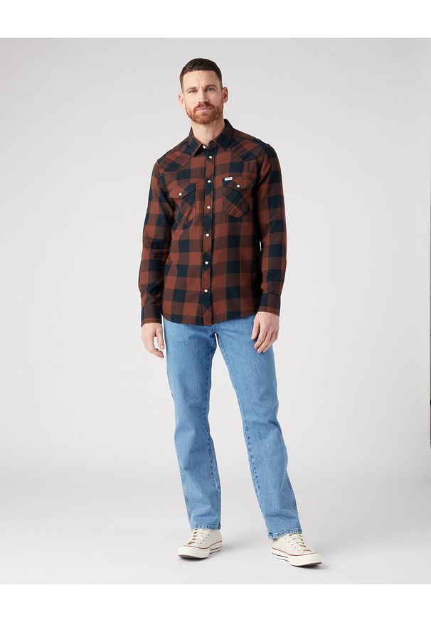 Wrangler - WRANGLER LS WESTERN SHIRT MĘSKA KOSZULA Z DŁUGIM RĘKAWEM W KRATĘ KRATA POTTING SOIL W5566VH44. Długość rękawa: długi rękaw. Długość: długie