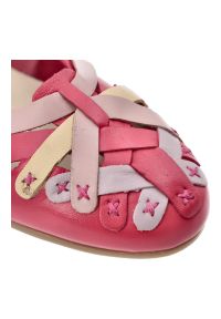 Baleriny damskie Maciejka, cholewka ze skóry naturalnej z dekoracyjnymi plecionymi paskami wsuwany fason zaokrąglony nosek, różowe, P7542-15/00-0. Zapięcie: pasek. Kolor: różowy. Materiał: skóra. Szerokość cholewki: normalna #2