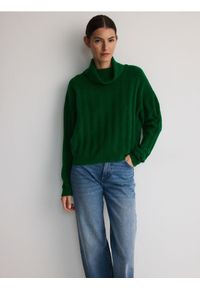 Reserved - Sweter z golfem - zielony. Typ kołnierza: golf. Kolor: zielony. Materiał: dzianina, wełna #1