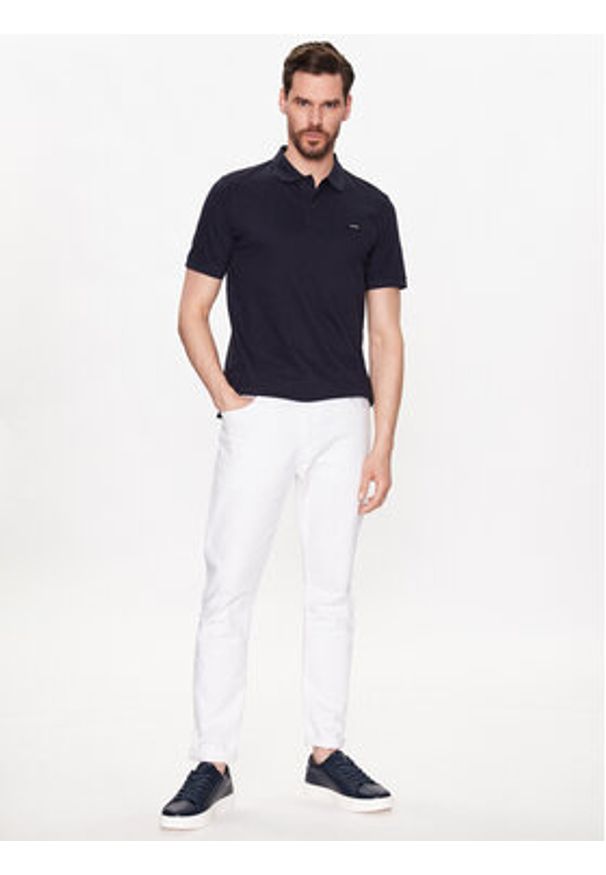 Calvin Klein Polo K10K111196 Granatowy Slim Fit. Typ kołnierza: polo. Kolor: niebieski. Materiał: bawełna