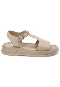 Beżowe Sandały Karino Modne Obuwie Damskie. Okazja: na co dzień, na spacer. Zapięcie: klamry. Kolor: beżowy. Materiał: skóra. Wzór: paski. Sezon: lato. Obcas: na płaskiej podeszwie. Styl: elegancki, casual #2