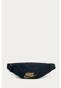 Nike Sportswear - Nerka. Kolor: niebieski. Materiał: poliester, materiał. Wzór: nadruk #1