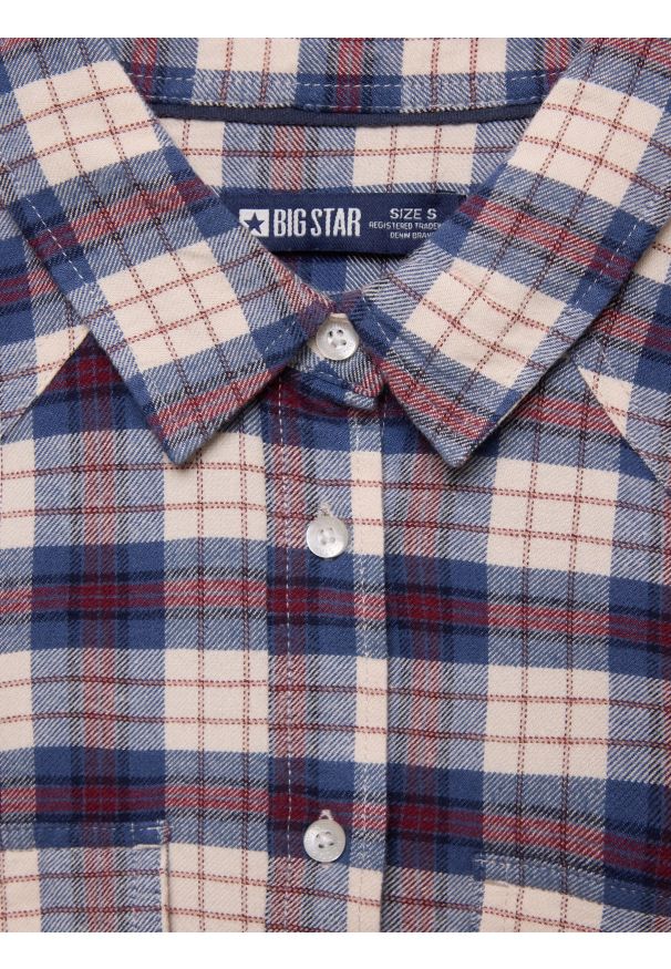 Big-Star - Koszula damska flanelowa z wiskozy w krate granatowo-beżowa Indina 401. Okazja: do pracy, na co dzień. Typ kołnierza: kołnierzyk klasyczny. Kolor: niebieski. Materiał: wiskoza. Wzór: kratka. Styl: klasyczny, casual