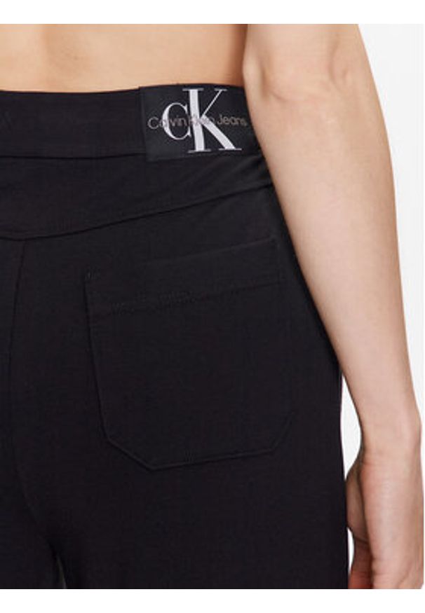 Calvin Klein Jeans Spodnie materiałowe J20J221300 Czarny Regular Fit. Kolor: czarny. Materiał: syntetyk