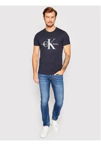 Calvin Klein Jeans T-Shirt J30J320935 Granatowy Slim Fit. Kolor: niebieski. Materiał: bawełna #3