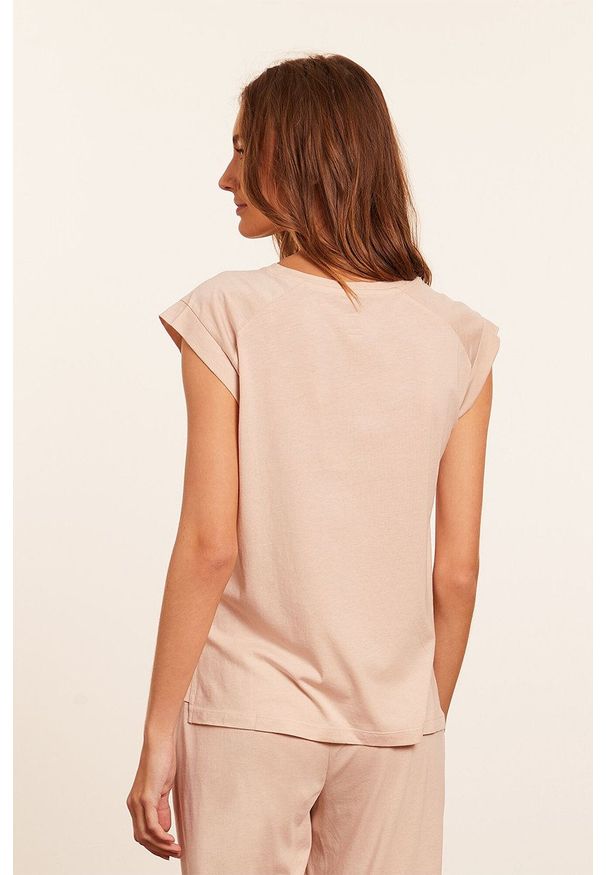 Etam t-shirt piżamowy Gam kolor beżowy. Kolor: beżowy