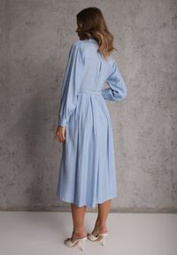 Renee - Niebieska Sukienka Rozkloszowana z Wiskozy o Koszulowym Kroju z Paskiem Anteis. Kolor: niebieski. Materiał: wiskoza. Wzór: aplikacja. Typ sukienki: koszulowe. Styl: elegancki #5