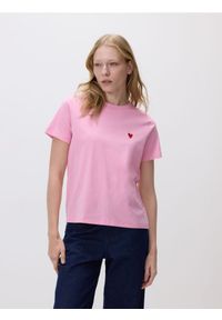 Reserved - T-shirt z sercem - pastelowy róż. Kolor: różowy. Materiał: bawełna