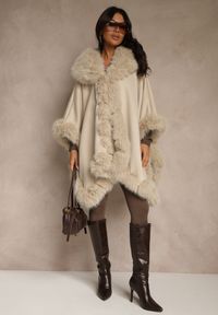 Renee - Beżowe Ponczo z Wełną i Wiskozą Obszyte Futerkiem Tevissa. Kolor: beżowy. Materiał: wełna, futro, wiskoza #3