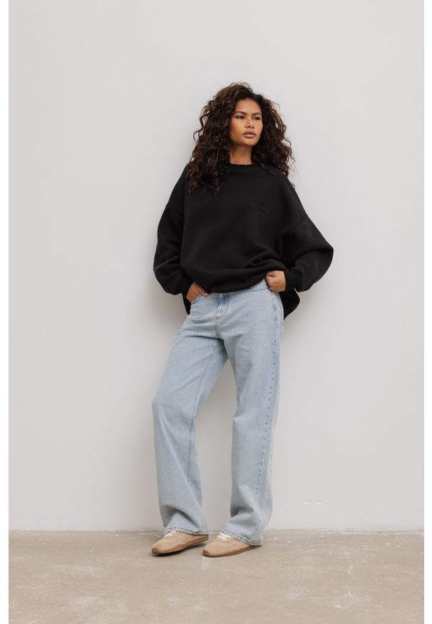 Marsala - Bluza damska o kroju oversize z HAFTEM w kolorze TOTALLY BLACK - CRAFT. Materiał: dzianina, dresówka, poliester, materiał, bawełna. Długość rękawa: długi rękaw. Długość: długie. Wzór: haft. Styl: klasyczny