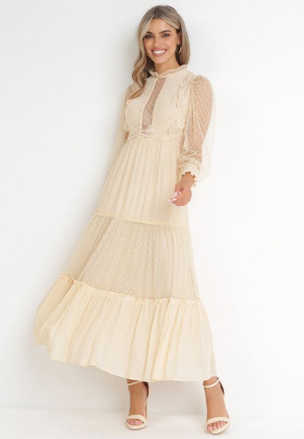 Born2be - Beżowa Rozkloszowana Sukienka z Ozdobnymi Tiulowymi Wstawkami Revisa. Typ kołnierza: kołnierz z falbankami. Kolor: beżowy. Materiał: tiul. Wzór: aplikacja. Długość: maxi