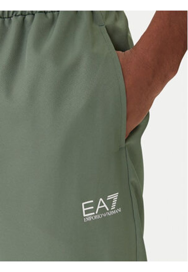 EA7 Emporio Armani Dres 7M001530 AF16072 Zielony Regular Fit. Kolor: zielony. Materiał: syntetyk