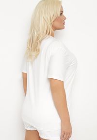 Born2be - Biały T-shirt z Ozdobnym Nadrukiem i Cyrkoniami Moariss. Okazja: na co dzień. Kolor: biały. Materiał: jeans. Wzór: nadruk. Styl: klasyczny, casual, elegancki, wizytowy #7