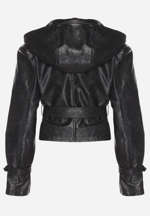 Born2be - Czarna Krótka Kurtka Typu Trencz z Imitacji Skóry z Kapturem i Wiązanym Paskiem Nilianiela. Okazja: na co dzień. Typ kołnierza: kaptur. Kolor: czarny. Materiał: skóra. Długość: krótkie. Wzór: paski. Styl: elegancki, casual, klasyczny