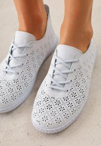 Renee - Niebieskie Ażurowe Tenisówki w Stylu Boho Tidira. Okazja: na co dzień. Kolor: niebieski. Wzór: ażurowy. Sezon: wiosna. Styl: boho #4