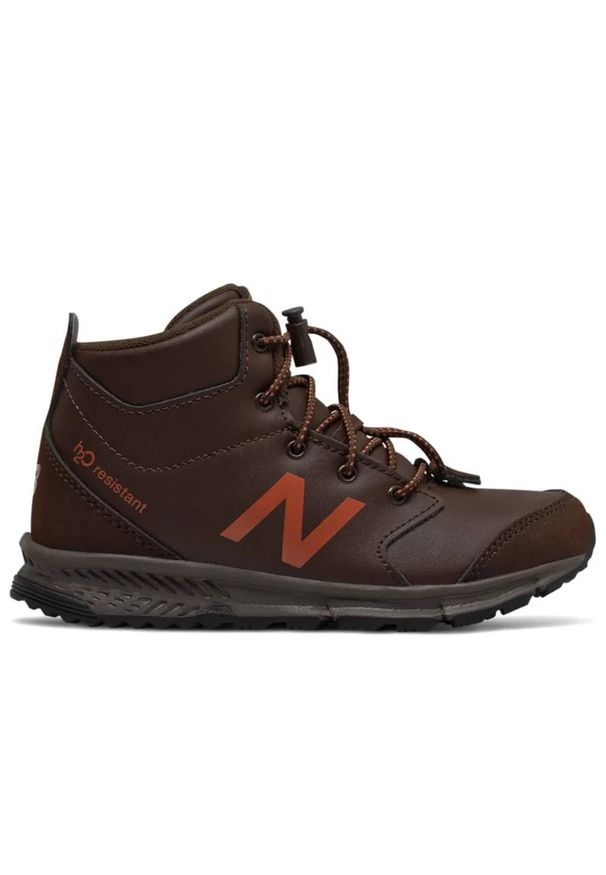 Buty New Balance YT800CB2 - brązowe. Kolor: brązowy. Materiał: materiał, nylon, syntetyk. Szerokość cholewki: normalna. Sezon: zima