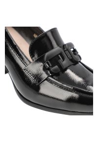 Czarne Półbuty S.Barski Eleganckie Lakierowane Obuwie Damskie. Okazja: do pracy. Kolor: czarny. Materiał: lakier. Obcas: na obcasie. Styl: elegancki. Wysokość obcasa: średni #6