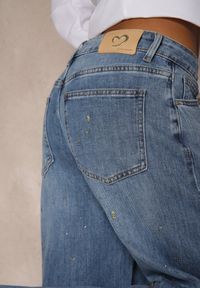Renee - Niebieskie Jeansy Wide Leg High Waist z Błyszczącymi Zdobieniami Lilyss. Okazja: na co dzień, na imprezę. Stan: podwyższony. Kolor: niebieski. Wzór: aplikacja. Styl: casual, klasyczny, rockowy #2