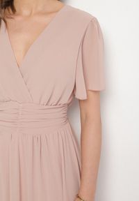 Born2be - Ciemnoróżowa Kopertowa Sukienka Maxi z Gumką w Pasie Narlin. Okazja: na co dzień, na imprezę, na spacer. Typ kołnierza: dekolt w serek. Kolor: różowy. Długość rękawa: krótki rękaw. Sezon: lato, wiosna. Typ sukienki: kopertowe. Styl: wizytowy, elegancki, casual. Długość: maxi #5