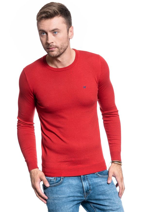 Wrangler - MĘSKI SWETER WRANGLER CREW KNIT RED W85674Q47. Okazja: na co dzień. Kolor: czerwony. Materiał: bawełna, jeans, poliester, sztruks, wełna. Długość: długie. Wzór: gładki, jednolity. Styl: klasyczny, casual