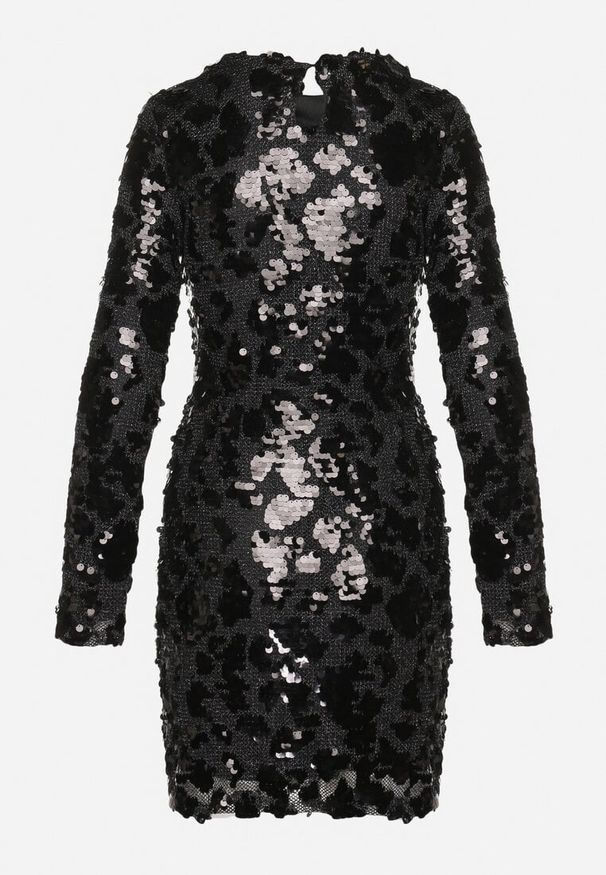 Born2be - Czarna Taliowana Sukienka z Cekinami i Metaliczną Nicią Ventheia. Okazja: na co dzień. Kolor: czarny. Wzór: aplikacja. Typ sukienki: dopasowane. Styl: casual, klasyczny