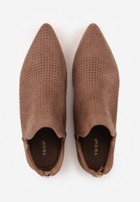 Renee - Brązowe Płaskie Botki Vices z Ażurową Cholewką Ozdobione Wycięciem Selanis. Okazja: na spotkanie biznesowe. Kolor: brązowy. Materiał: jeans. Szerokość cholewki: normalna. Wzór: ażurowy, aplikacja. Styl: biznesowy #2