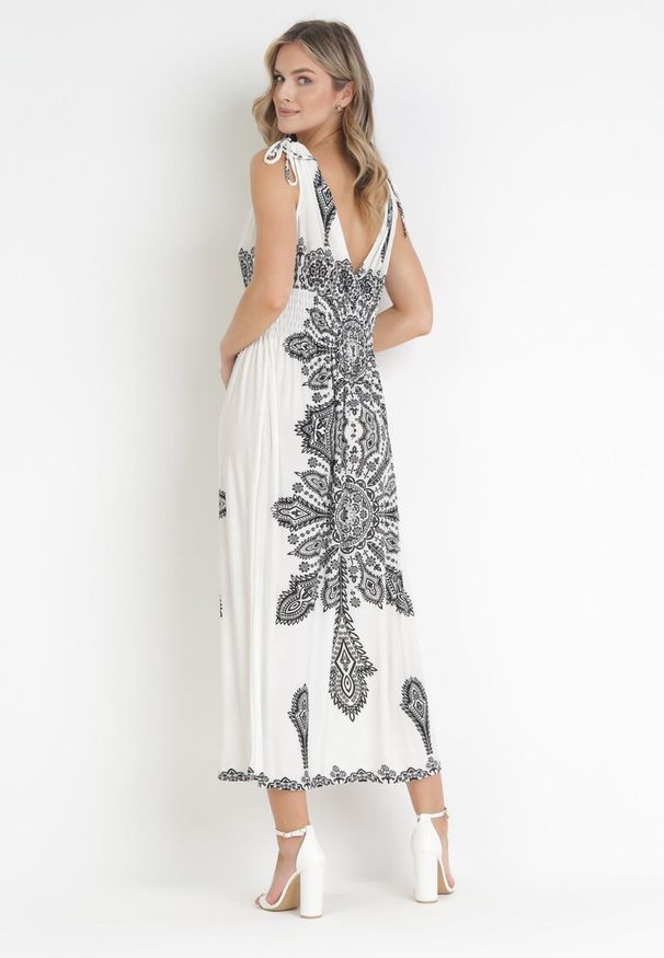 Born2be - Biała Sukienka w Stylu Boho z Gumką w Talii i Sznurkami przy Ramionach Niree. Kolor: biały. Styl: boho