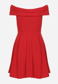 Born2be - Czerwona Sukienka z Hiszpańskim Dekoltem o Rozkloszowanym Fasonie Vilenia. Okazja: na co dzień. Kolor: czerwony. Typ sukienki: rozkloszowane. Styl: elegancki, casual #5
