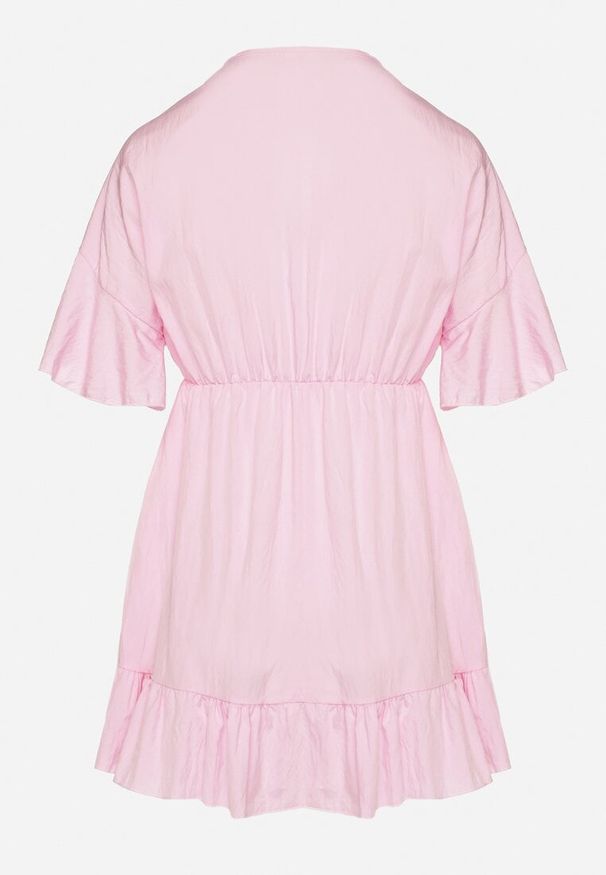 Born2be - Różowa Nietoperzowa Sukienka z Wiskozą o Rozkloszowanym Kroju z Falbanką Tullimi. Okazja: na co dzień. Typ kołnierza: dekolt w kształcie V. Kolor: różowy. Materiał: wiskoza. Styl: casual, elegancki