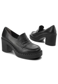 Czarne Półbuty Armodo Modne Buty Damskie. Okazja: na spotkanie biznesowe. Zapięcie: pasek. Kolor: czarny. Materiał: nubuk. Obcas: na obcasie. Styl: elegancki, biznesowy, wizytowy, klasyczny. Wysokość obcasa: średni #4