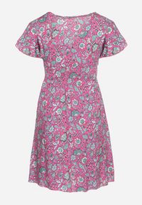 Born2be - Różowa Wiskozowa Sukienka w Kwiaty z Trójkątnym Dekoltem i Gumką w Talii Tivara. Okazja: na co dzień, na randkę. Kolor: różowy. Materiał: wiskoza. Wzór: kwiaty. Sezon: lato. Styl: casual, elegancki #3