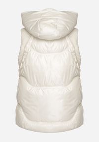 Born2be - Biała Pikowana Kamizelka z Kapturem i Ściągaczami Timorae. Okazja: na spacer. Typ kołnierza: kaptur. Kolor: biały. Materiał: jeans #2