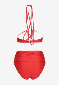 Renee - Czerwone 2-Częściowe Bikini Stanik Zapinany przy Szyi z Wiązaniem Figi z Wysokim Stanem Nanselian. Stan: podwyższony. Kolor: czerwony. Wzór: aplikacja #5