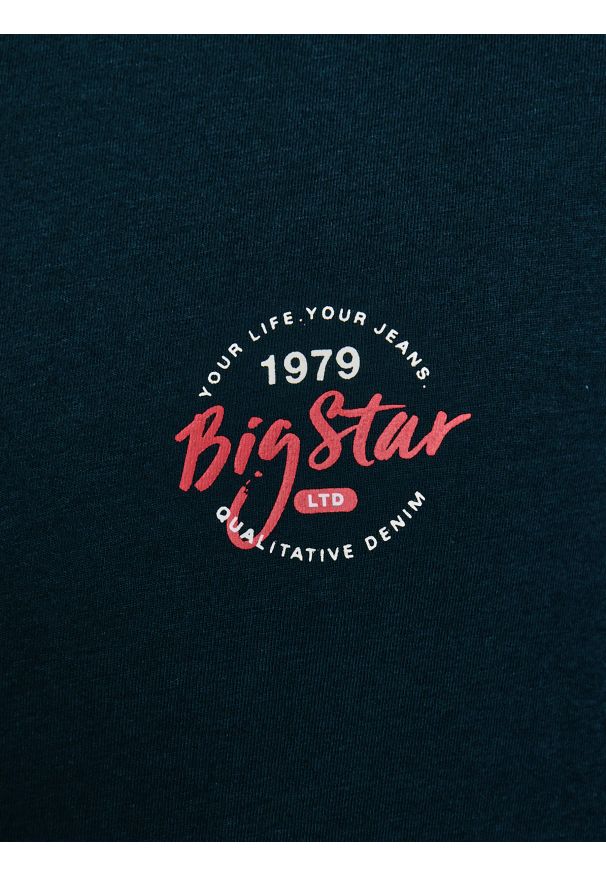 Big-Star - Koszulka męska z kontrastowymi przeszyciami granatowa Elvin 403. Okazja: na co dzień. Kolor: niebieski. Materiał: skóra, dzianina, denim, materiał, bawełna, jeans. Wzór: nadruk. Styl: klasyczny, casual