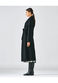 CASTELLANI - Czarny płaszcz z kaszmirem. Kolor: czarny. Materiał: kaszmir. Styl: klasyczny