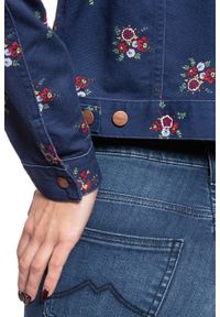 Wrangler - DAMSKA KURTKA JEANSOWA WRANGLER RETRO CROP JACKET BLUE DEPTHS W417WSXJY 112128796. Materiał: jeans. Styl: retro #8