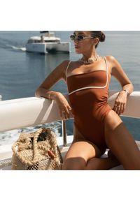 Intica - Jednoczęściowy strój kąpielowy na cienkich ramiączkach plażowy Elmina. Kolor: brązowy. Materiał: materiał #3