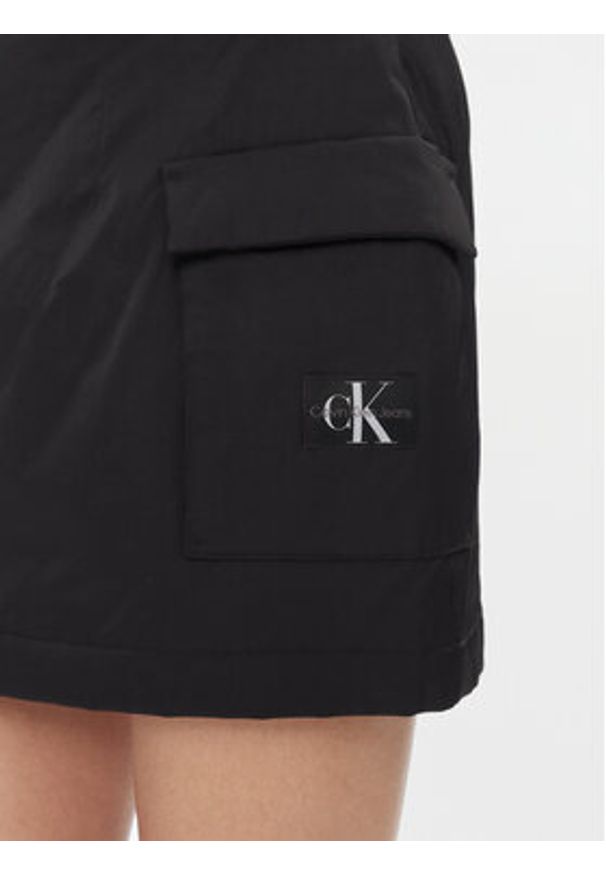 Calvin Klein Jeans Spódnica mini Light Padded Cargo Skirt J20J222620 Czarny Regular Fit. Kolor: czarny. Materiał: syntetyk