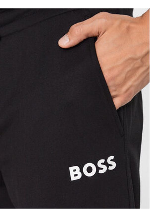 BOSS - Boss Spodnie dresowe 50486640 Czarny Oversize. Kolor: czarny. Materiał: bawełna, dresówka
