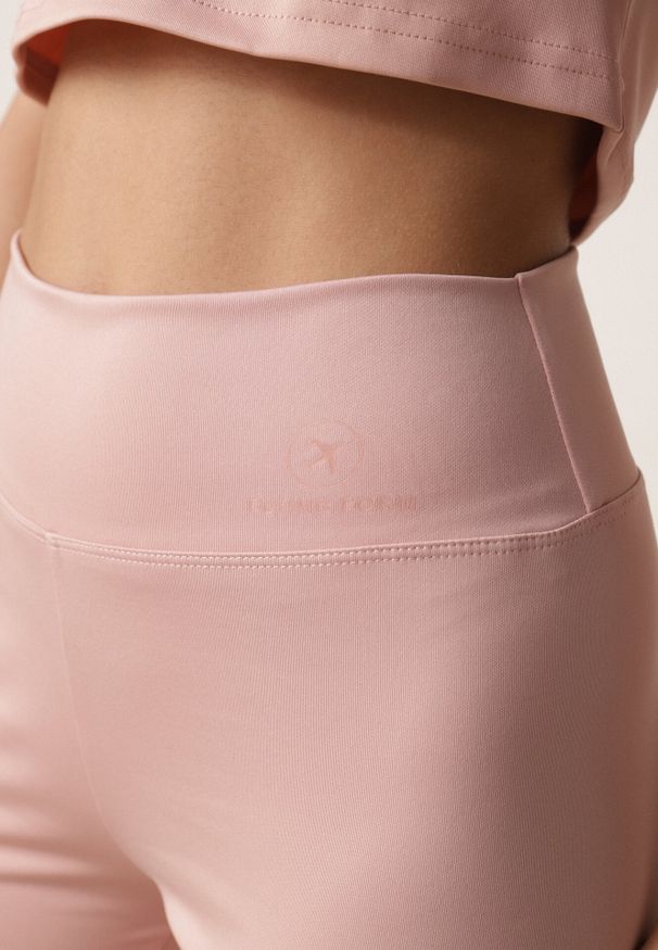 Born2be - Różowe Szorty Sportowe o Fasonie Kolarek Dill. Okazja: na co dzień. Kolor: różowy. Wzór: gładki. Styl: sportowy