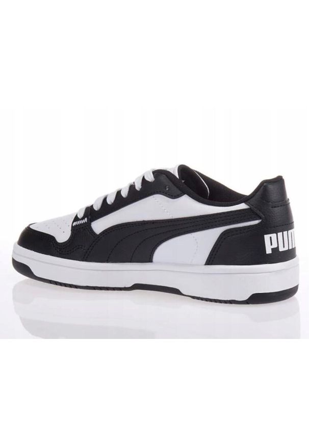 Buty Puma Cassia, Kobiety. Kolor: czarny. Materiał: skóra ekologiczna, guma, syntetyk, materiał, tkanina. Sport: turystyka piesza