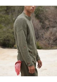 ONETEASPOON - Sweter z dziurami khaki. Kolor: zielony. Materiał: materiał. Wzór: ze splotem #2