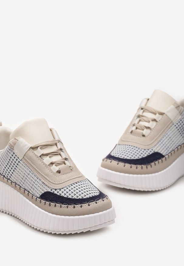 Renee - Beżowo-Niebieskie Sneakersy na Platformie Ozdobione Tweedowymi Wstawkami i Cyrkoniami Eganna. Kolor: beżowy. Wzór: aplikacja. Obcas: na platformie