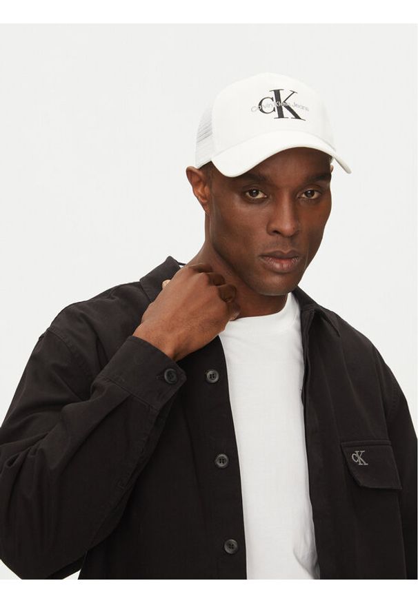 Calvin Klein Jeans Czapka z daszkiem Monologo LV04G5065G Biały. Kolor: biały. Materiał: materiał, bawełna