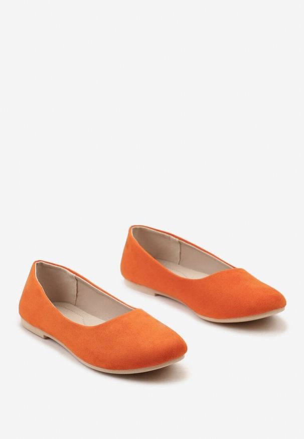Born2be - Pomarańczowe Balerinki z Imitacji Zamszu z Okrągłym Noskiem Garneli. Okazja: na co dzień, na spacer. Nosek buta: okrągły. Kolor: pomarańczowy. Materiał: zamsz. Sezon: wiosna, jesień. Styl: wizytowy, casual, klasyczny, elegancki