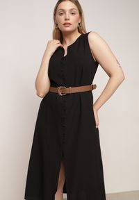 Born2be - Czarna Taliowana Sukienka z Bawełną i Wiskozą Ozdobiona Paskiem Luven. Okazja: na co dzień. Kolor: czarny. Materiał: wiskoza, bawełna. Wzór: aplikacja. Typ sukienki: proste. Styl: casual, elegancki #3