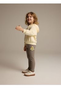 Reserved - Legginsy Kubuś Puchatek - ciemnoszary. Kolor: szary. Materiał: dzianina, bawełna. Wzór: motyw z bajki #1