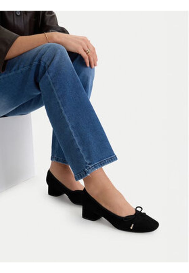 Gino Rossi - GINO ROSSI Czółenka C-XRY0508 Czarny. Kolor: czarny. Materiał: skóra