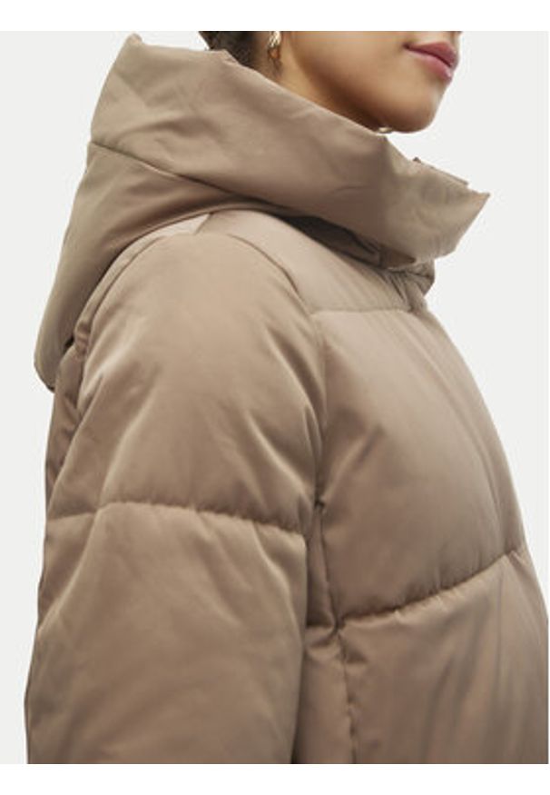 Vero Moda Kurtka zimowa Stella 10300030 Beżowy Loose Fit. Kolor: beżowy. Materiał: syntetyk. Sezon: zima